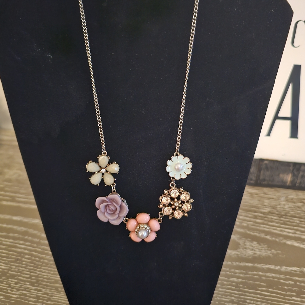 LC Lauren Conrad Flower Necklace. Adjustable from 16-19 inches.